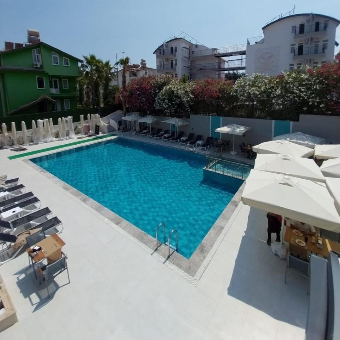 Alessia Hotel Side Exterior foto
